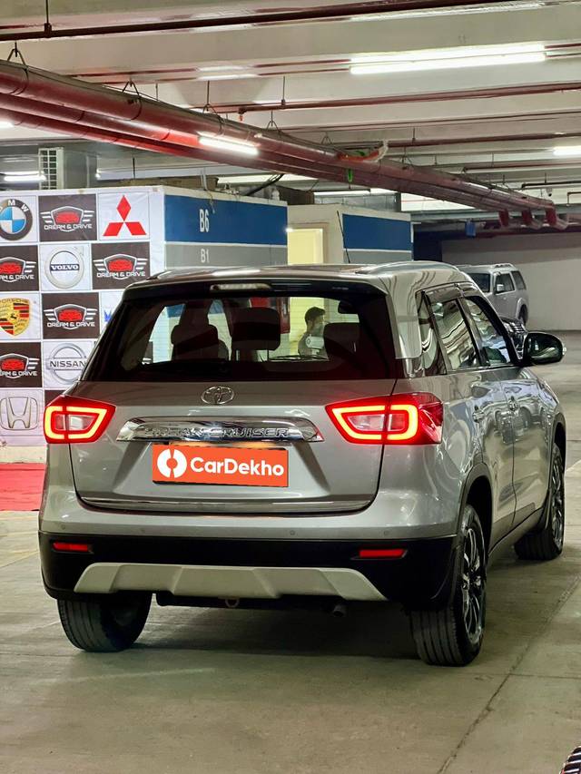 https://images10.gaadi.com/usedcar_image/3656279/original/processed_img2908083__used_car_2908083_1699112880.jpg?imwidth=6401