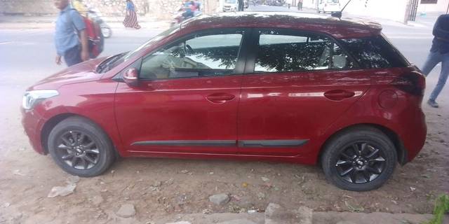 https://images10.gaadi.com/usedcar_image/3656318/original/28__VCC_IMG_1698493753366_1811231_95_1698496931.jpg?imwidth=6401