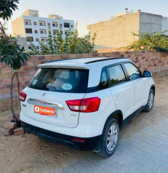 https://images10.gaadi.com/usedcar_image/3656429/original/processed_6776eb16-76b3-49da-b7f9-c442ff2ba046.jpeg?imwidth=6402
