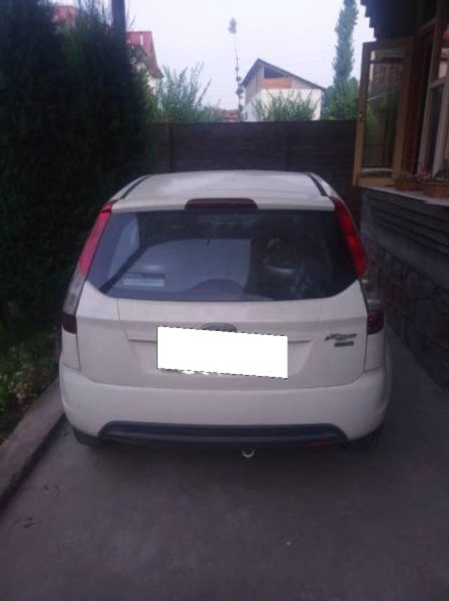 https://images10.gaadi.com/usedcar_image/3656749/original/processed_926f4745-d935-4e26-895c-035899baefc7.jpg?imwidth=6401