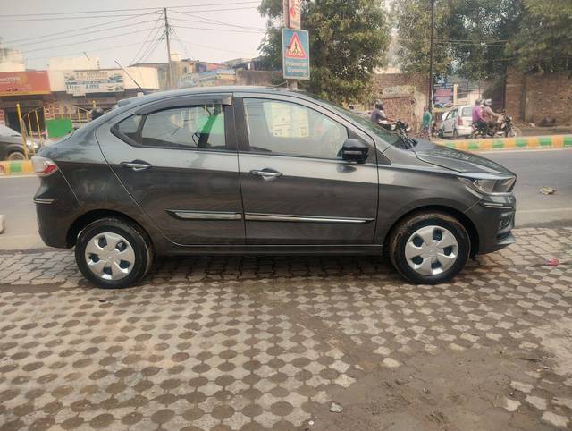 https://images10.gaadi.com/usedcar_image/3656844/original/processed_img2908193__used_car_2908193_1699166407.jpg?imwidth=6401