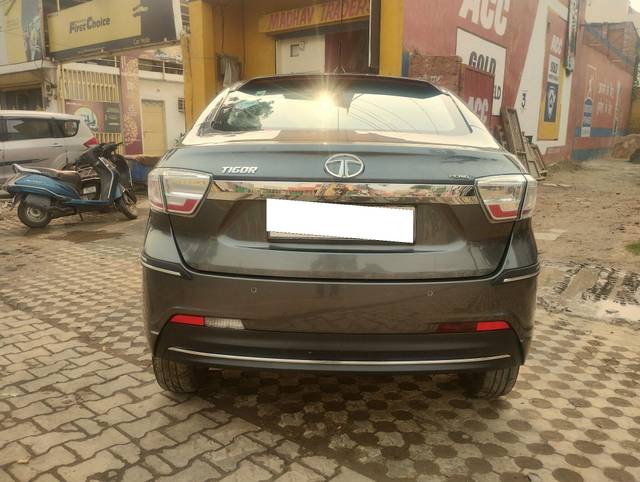 https://images10.gaadi.com/usedcar_image/3656844/original/processed_img2908193__used_car_2908193_1699166416.jpg?imwidth=6402