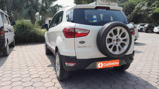 https://images10.gaadi.com/usedcar_image/3656855/original/processed_0676b5d5-e0e0-44a0-b4bd-de0c7c7567af.jpeg?imwidth=6401