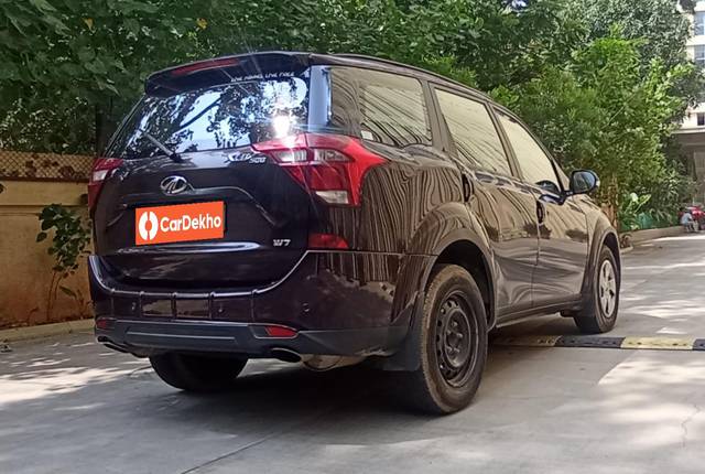 https://images10.gaadi.com/usedcar_image/3656859/original/processed_img2908201__usedcar_6ec3f17e_b752_4d23_8f96_a11574e28783_5731699167018_1699167043.jpg?imwidth=6402