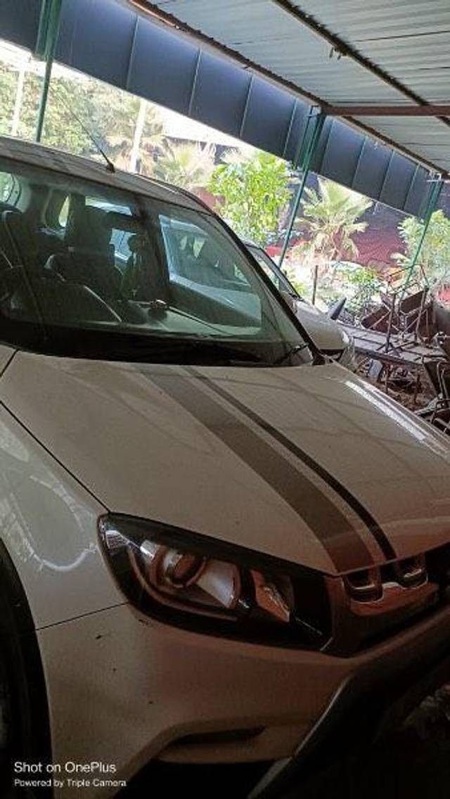 https://images10.gaadi.com/usedcar_image/3656862/original/processed_451406a2-ed25-453d-b3ee-f400d826eb43.jpeg?imwidth=6401