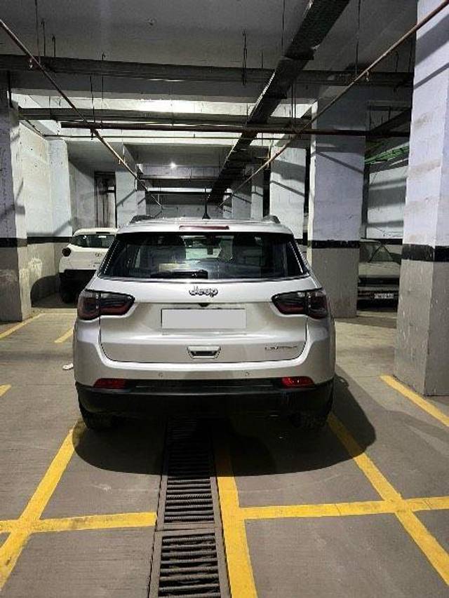 https://images10.gaadi.com/usedcar_image/3656964/original/processed_2409c53a-1c06-40c6-bc61-f98c230d9de3.jpeg?imwidth=6402