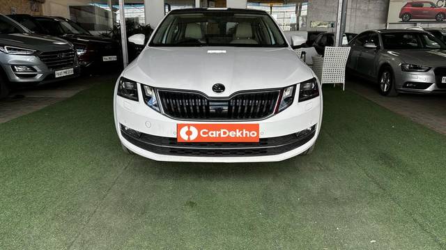 https://images10.gaadi.com/usedcar_image/3656994/original/processed_img2908253__used_car_2908253_1699173439.jpg?imwidth=6400