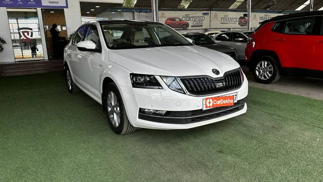 https://images10.gaadi.com/usedcar_image/3656994/original/processed_img2908253__used_car_2908253_1699173440.jpg?imwidth=6401