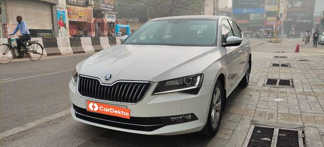 https://images10.gaadi.com/usedcar_image/3657014/original/processed_img2908262__usedcar_whatsappimage2023_11_05at103721am_9661699172210_1699172223.jpeg?imwidth=6400