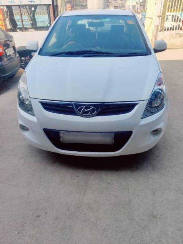 https://images10.gaadi.com/usedcar_image/3657020/original/processed_2b80022a-800a-4bd1-82fa-434d256b874e.jpg?imwidth=6400