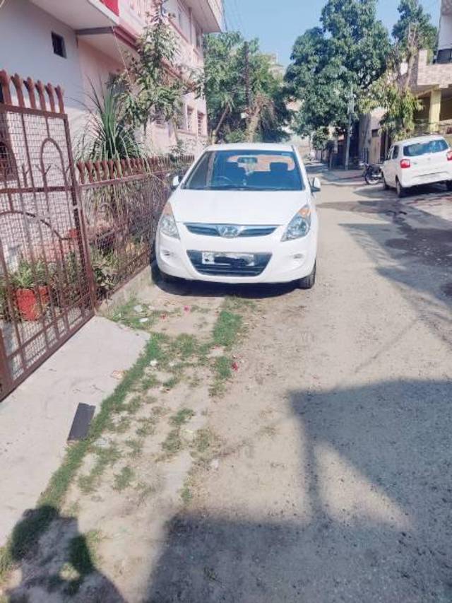 https://images10.gaadi.com/usedcar_image/3657020/original/processed_cd412790-0663-4e85-a7ae-0c13d0da5c7f.jpg?imwidth=6401