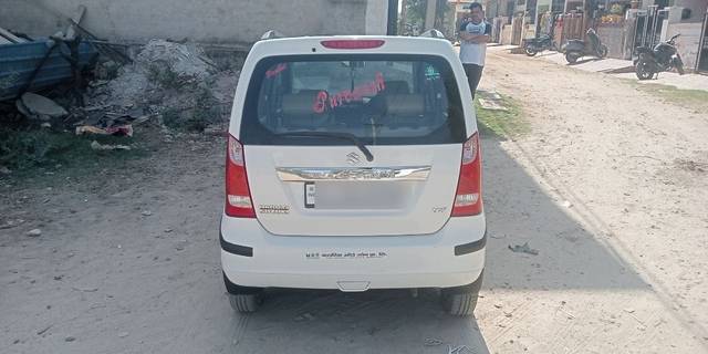 https://images10.gaadi.com/usedcar_image/3657140/original/29__VCC_1811458_96_1698569848.jpg?imwidth=6402