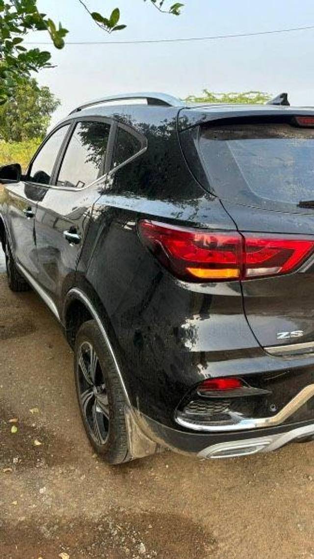 https://images10.gaadi.com/usedcar_image/3657142/original/processed_8cd77e81-5c7b-45ef-a384-00c26e0e1870.jpeg?imwidth=6401