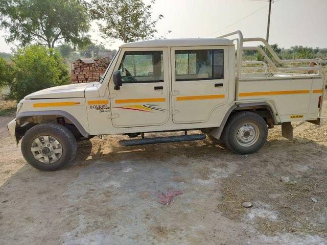 https://images10.gaadi.com/usedcar_image/3657158/original/processed_9c18d684-8e1e-4053-8818-3c32076f73ef.jpeg?imwidth=6402