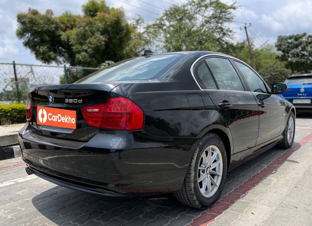 https://images10.gaadi.com/usedcar_image/3657163/original/processed_img2908337__used_car_2908337_1699177756.jpg?imwidth=6401
