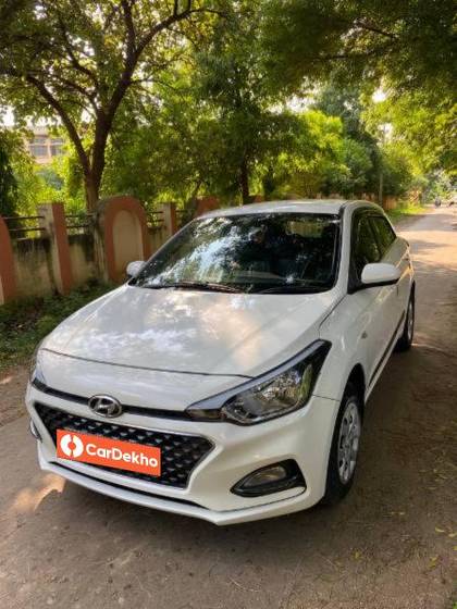 Hyundai i20 Sportz Plus Dual Tone BSIV Hyundai i20 Sportz Plus Dual Tone BSIV