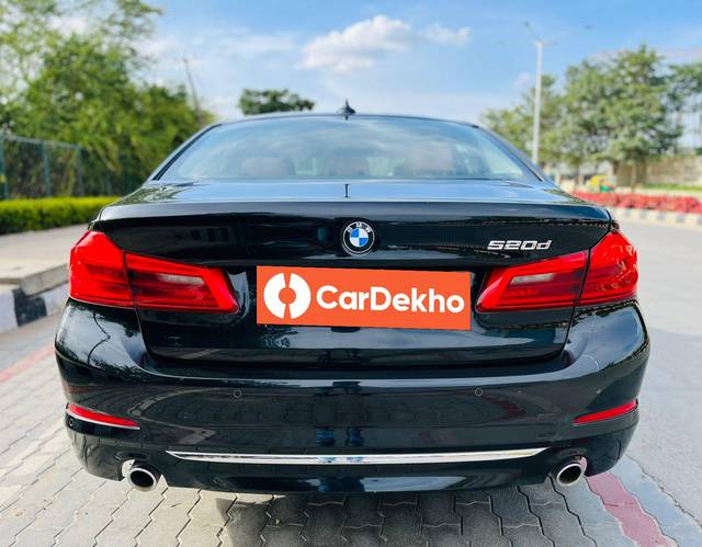 https://images10.gaadi.com/usedcar_image/3657280/original/processed_img2908384__used_car_2908384_1699183058.jpg?imwidth=6402