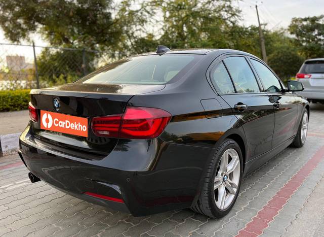 https://images10.gaadi.com/usedcar_image/3657345/original/processed_img2908421__used_car_2908421_1699185308.jpg?imwidth=6401