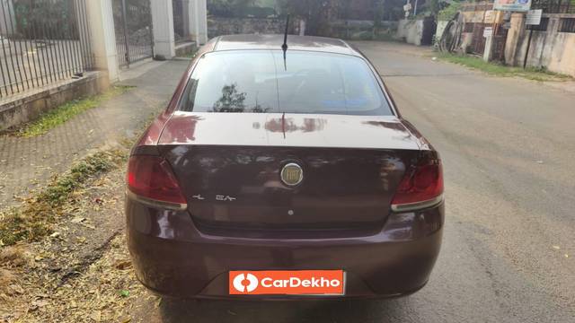 https://images10.gaadi.com/usedcar_image/3657372/original/processed_img2908432__used_car_2908432_1699186330.jpg?imwidth=6402
