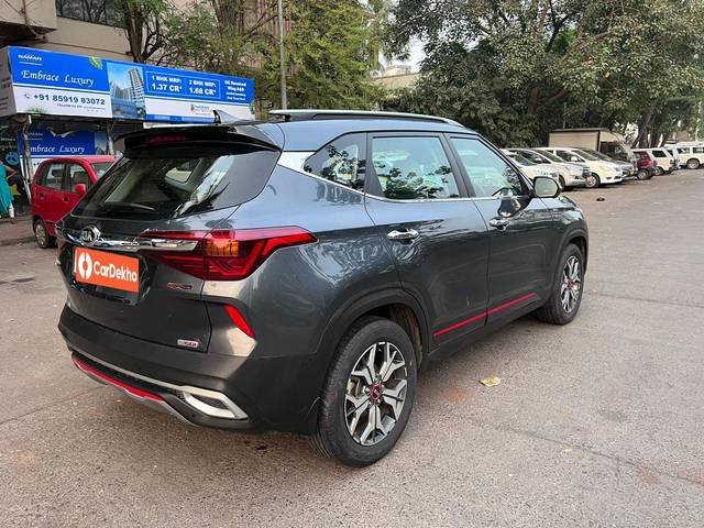 https://images10.gaadi.com/usedcar_image/3657421/original/processed_img2908463__used_car_2908463_1699188355.jpg?imwidth=6401
