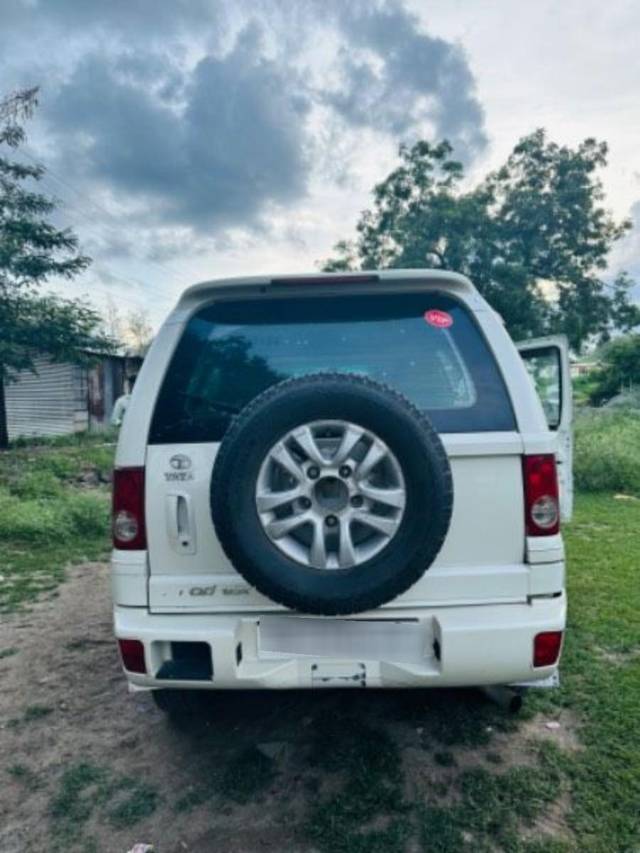 https://images10.gaadi.com/usedcar_image/3657440/original/processed_7f9f5cde-c0cc-47c9-96e1-08ab7dea6879.jpeg?imwidth=6401