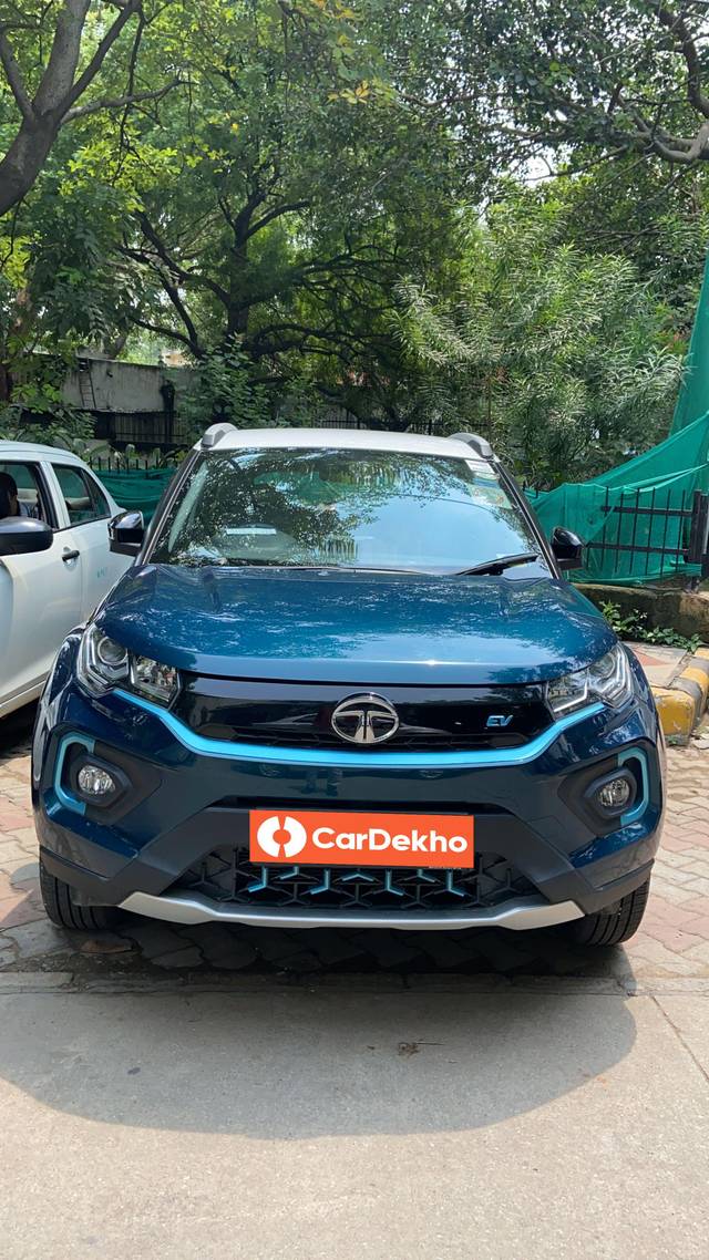 https://images10.gaadi.com/usedcar_image/3657590/original/processed_f6ce5647-6c30-41d4-9ccc-602954cf8578.jpeg?imwidth=6400