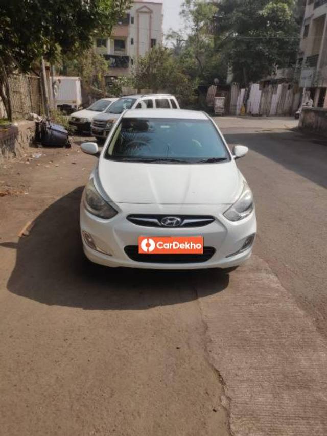 https://images10.gaadi.com/usedcar_image/3657816/original/processed_67aae2e8-221b-4941-867e-0e25b33d2f0b.jpg?imwidth=6400