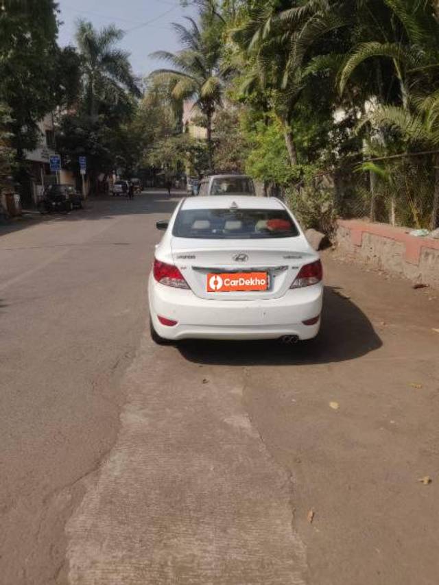 https://images10.gaadi.com/usedcar_image/3657816/original/processed_73a48cc4-5f10-4944-b36d-65145d8b8926.jpg?imwidth=6402