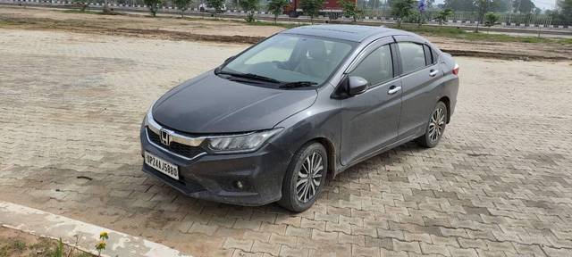 https://images10.gaadi.com/usedcar_image/3657883/original/processed_9af2e4e8-8030-4a4c-bb84-1dd9f39ef87a.jpg?imwidth=6402