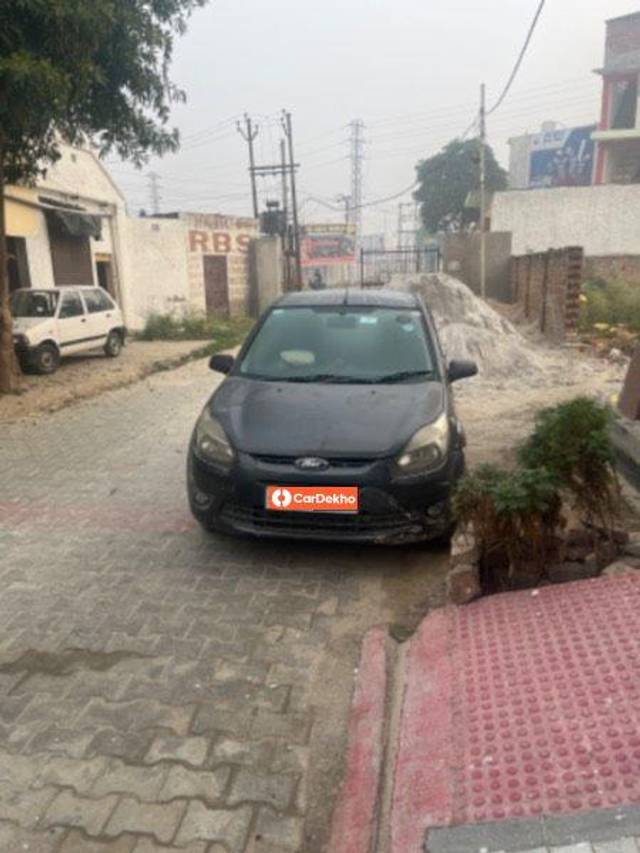 https://images10.gaadi.com/usedcar_image/3657948/original/processed_da87a068-e1fe-4964-a0a5-debea3863d1f.jpg?imwidth=6400