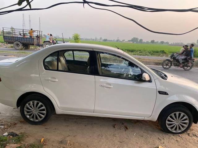 https://images10.gaadi.com/usedcar_image/3658064/original/processed_6b347120-ad48-4133-84c1-cd61331807d5.jpg?imwidth=6401
