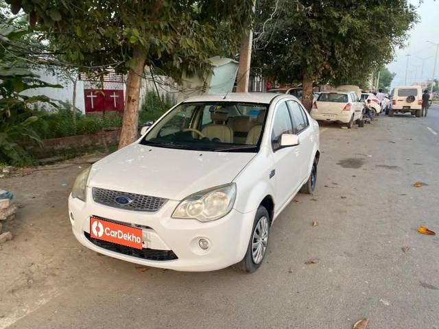 https://images10.gaadi.com/usedcar_image/3658064/original/processed_b7792be9-657d-44bd-93b4-8ef8777f85ed.jpg?imwidth=6400