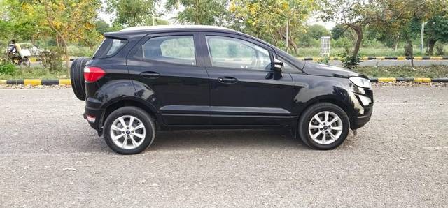 https://images10.gaadi.com/usedcar_image/3658081/original/img2908581__used_car_2908581_1699248069.jpg?imwidth=6401