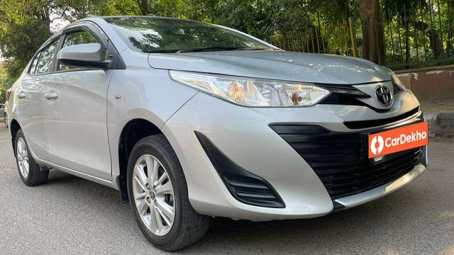 https://images10.gaadi.com/usedcar_image/3658120/original/processed_img2908603__usedcar_5_8101699248576_1699248729.jpg?imwidth=6400