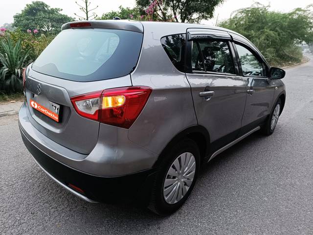 https://images10.gaadi.com/usedcar_image/3658151/original/processed_img2908615__used_car_2908615_1699250305.jpg?imwidth=6402