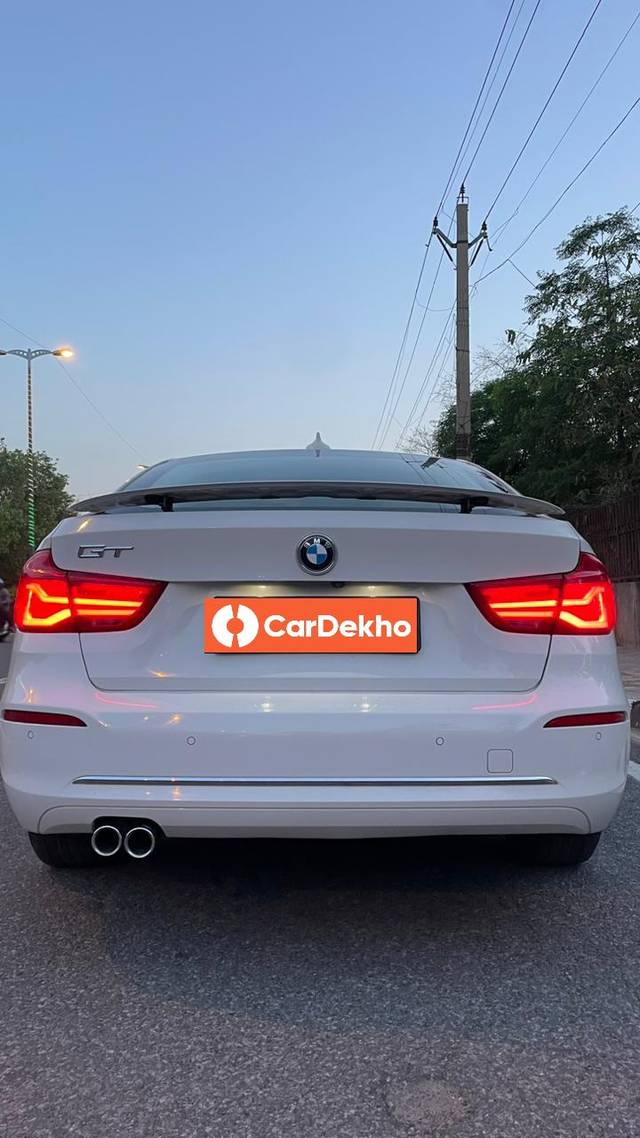 https://images10.gaadi.com/usedcar_image/3658155/original/processed_img2908617__usedcar_4_8101699250262_1699250311.jpg?imwidth=6402