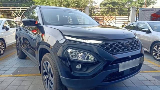 https://images10.gaadi.com/usedcar_image/3658310/original/processed_8d5e4558-14c3-4ce5-b254-2fa4979dfa24.jpg?imwidth=6400
