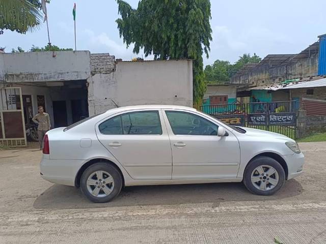 https://images10.gaadi.com/usedcar_image/3658378/original/processed_6709f036-ff59-46c3-a50c-5469f430c2f5.jpg?imwidth=6401