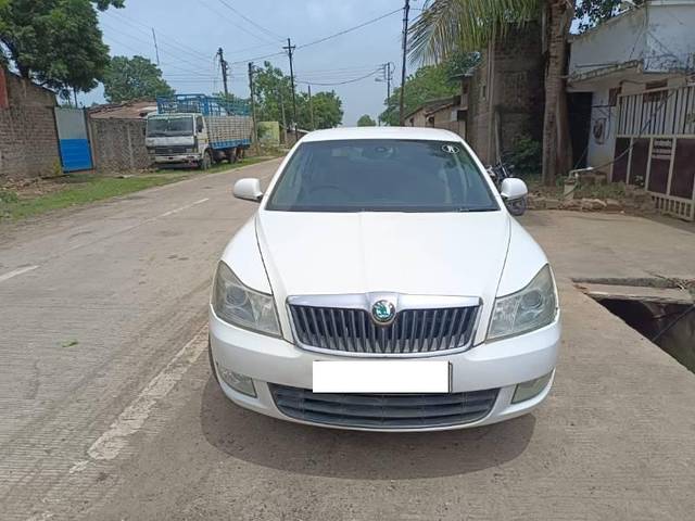 https://images10.gaadi.com/usedcar_image/3658378/original/processed_8c3c6f06-2805-495b-b461-59d56ee1e953.jpg?imwidth=6400