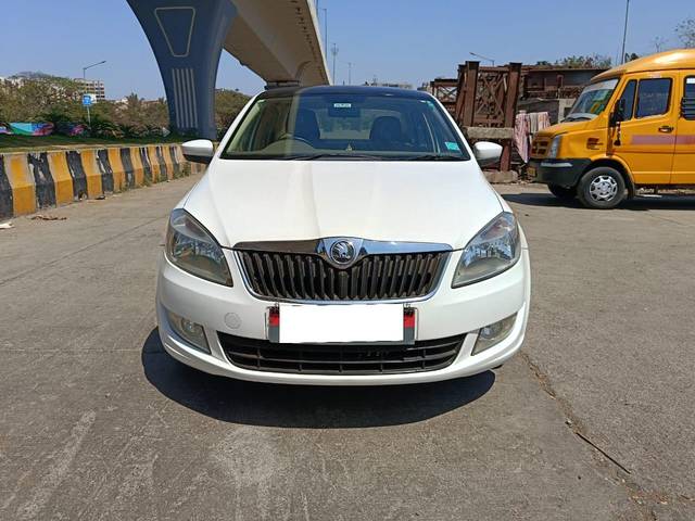 https://images10.gaadi.com/usedcar_image/3658447/original/processed_c8692c996824b5242869e1959a09aa6a.jpg?imwidth=6400