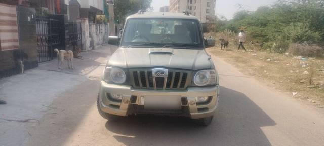 https://images10.gaadi.com/usedcar_image/3658470/original/30__VCC_1811759_94_1698652927.jpg?imwidth=6402