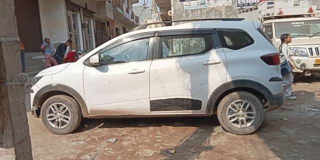 https://images10.gaadi.com/usedcar_image/3658599/original/30__VCC_IMG_1698651880972_1811724_95_1698652018.jpg?imwidth=6401