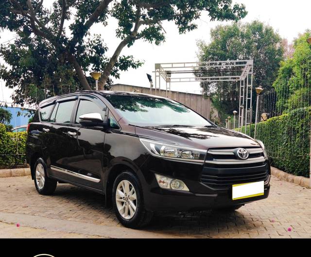 https://images10.gaadi.com/usedcar_image/3658732/original/processed_img2908952__used_car_2908952_1699285803.jpg?imwidth=6400