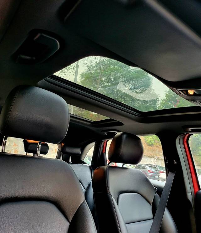 https://images10.gaadi.com/usedcar_image/3658936/original/img2909108__used_car_2909108_1699270860.jpg?imwidth=6402