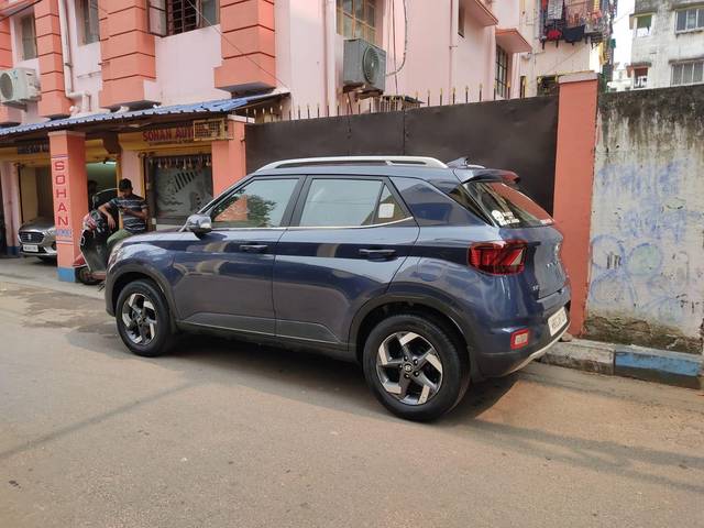 https://images10.gaadi.com/usedcar_image/3658970/original/processed_img2909128__used_car_2909128_1699272009.jpg?imwidth=6400