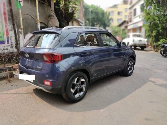 https://images10.gaadi.com/usedcar_image/3658970/original/processed_img2909128__used_car_2909128_1699272019.jpg?imwidth=6402