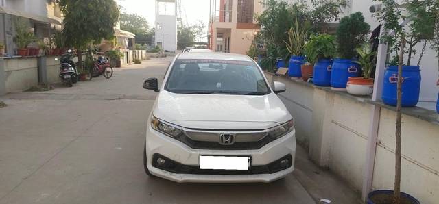 https://images10.gaadi.com/usedcar_image/3659164/original/processed_6fc2f5df-e698-4907-8a09-67e8ec6002ec.jpg?imwidth=6402