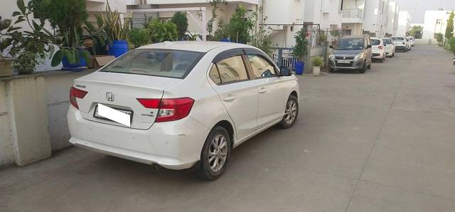 https://images10.gaadi.com/usedcar_image/3659164/original/processed_b6e61fc5-6179-475b-a47c-56b6ffda8bf6.jpg?imwidth=6401