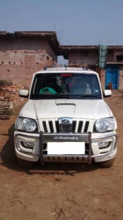 Mahindra Scorpio VLX AT AIRBAG BSIV Mahindra Scorpio VLX AT AIRBAG BSIV