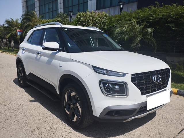 https://images10.gaadi.com/usedcar_image/3659220/original/processed_img2909287__used_car_2909287_1699278717.jpg?imwidth=6400